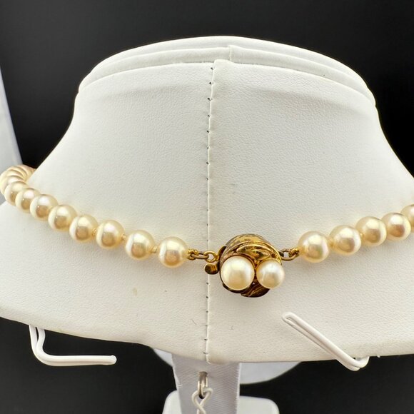 Vintage Faux Pearl Necklace Gold Vermeil Sterling Silver Clasp Elegant Beaded St - Picture 2 of 9